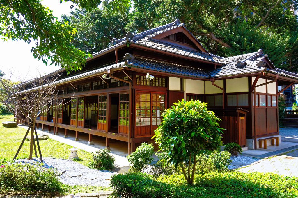 纪州庵为建於1917年日式建筑，内有书店及茶馆。