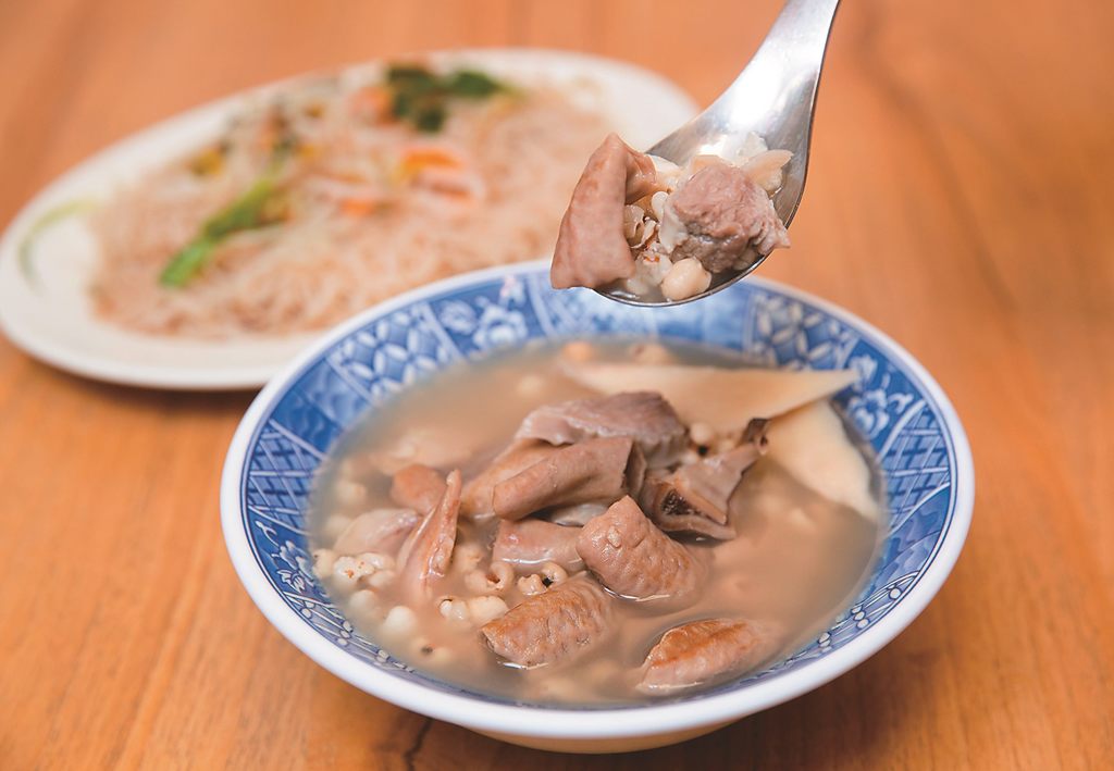 「四神綜合湯」料多實在且帶有微微藥香味。（攝影／林煒凱）(圖片來源：臺北市政府觀光傳播局)
