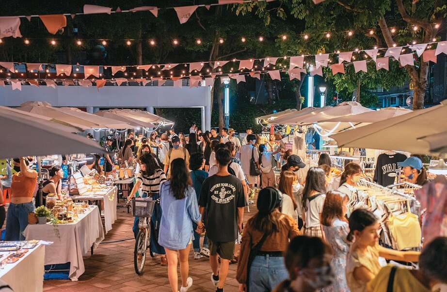冰涼一夏市集從下午直至晚上，吃喝玩樂一站滿足。