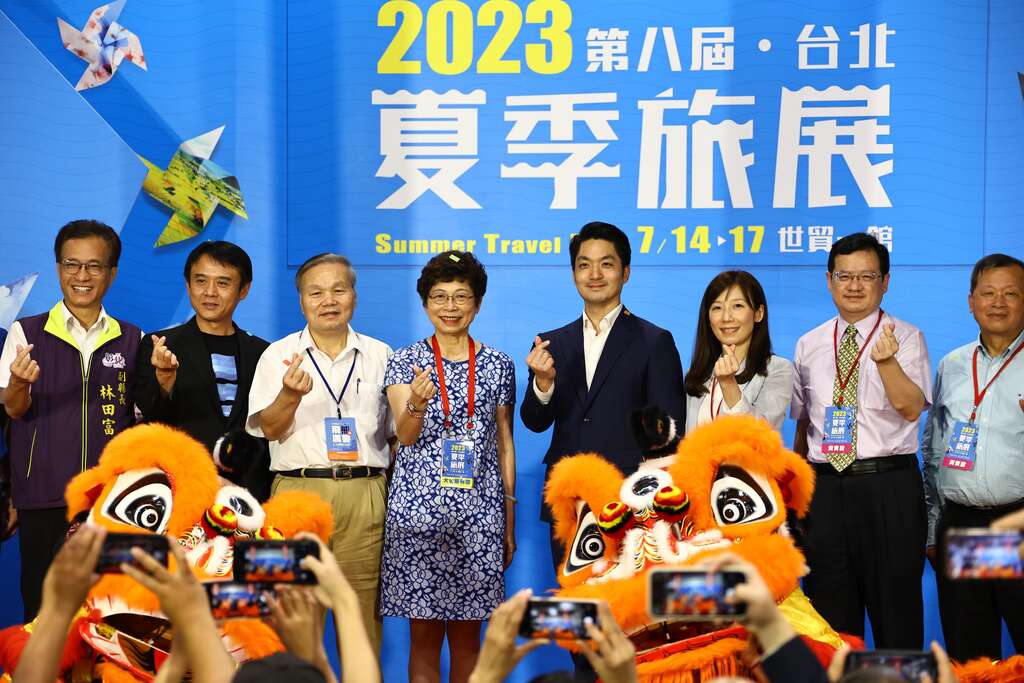 蒋万安市长与众人合影并祝活动顺利(图片来源：台北市政府秘书处媒体事务组)