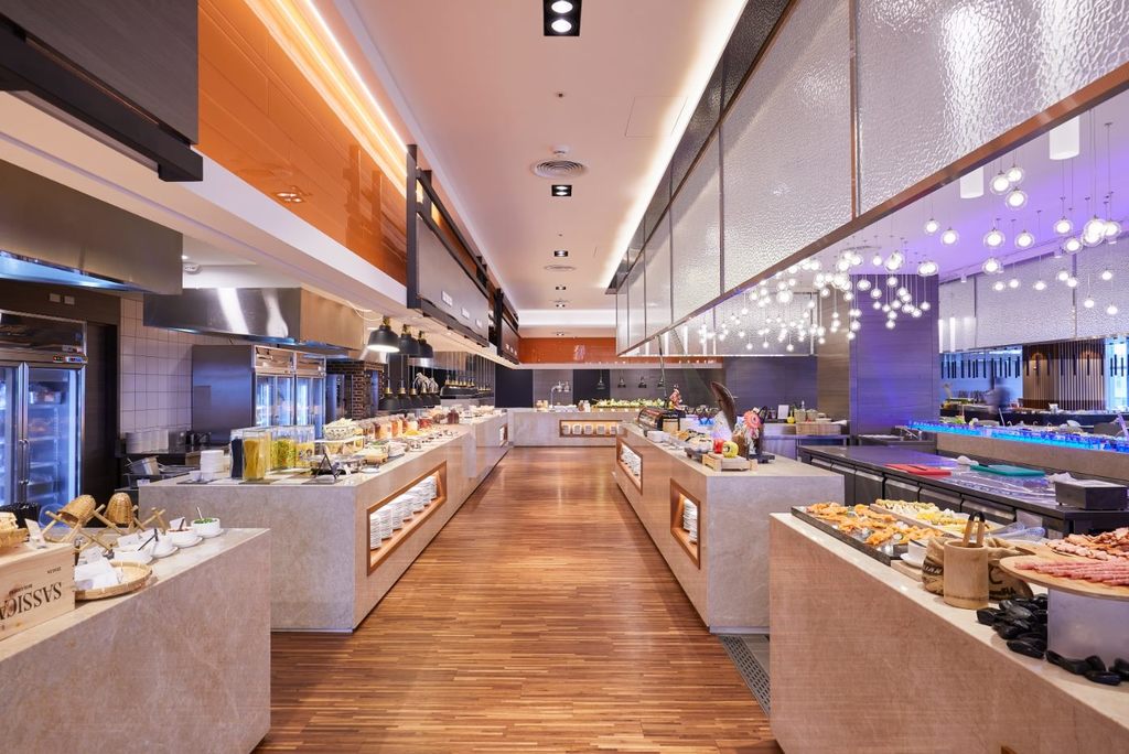 台北凯达大饭店5楼的百宴自助餐厅推出与「英雄盛宴　爸气食足」优惠。（台北凯达大饭店提供）
