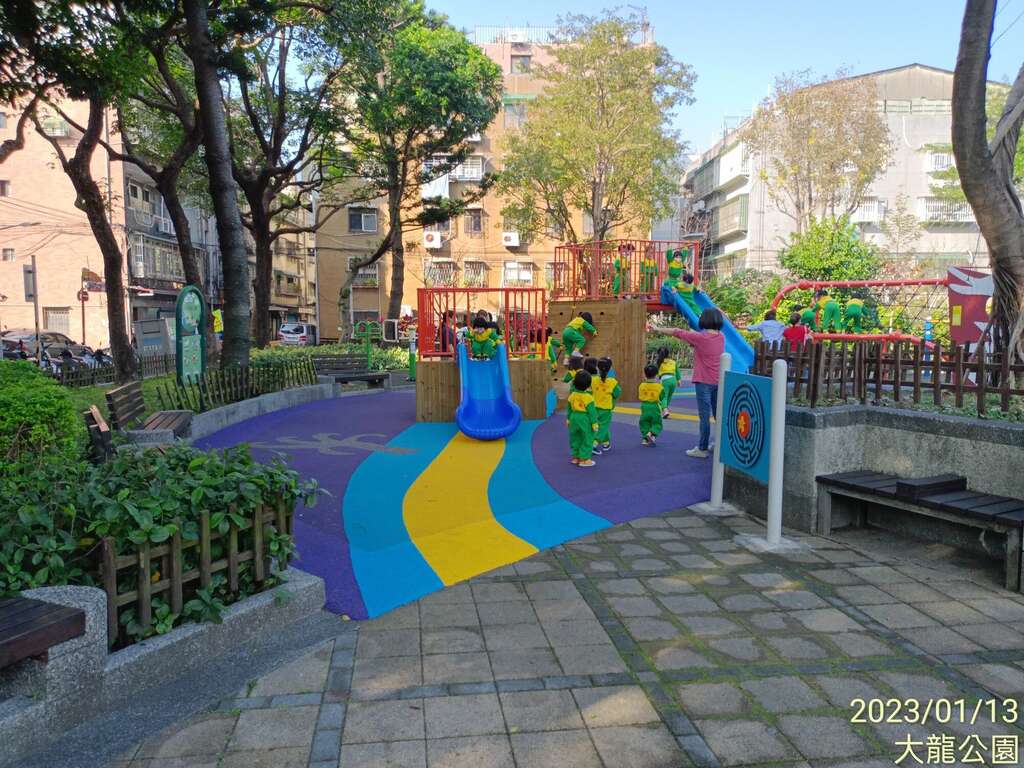 大龍公園遊戲板(圖片來源：臺北市政府工務局公園路燈工程管理處)