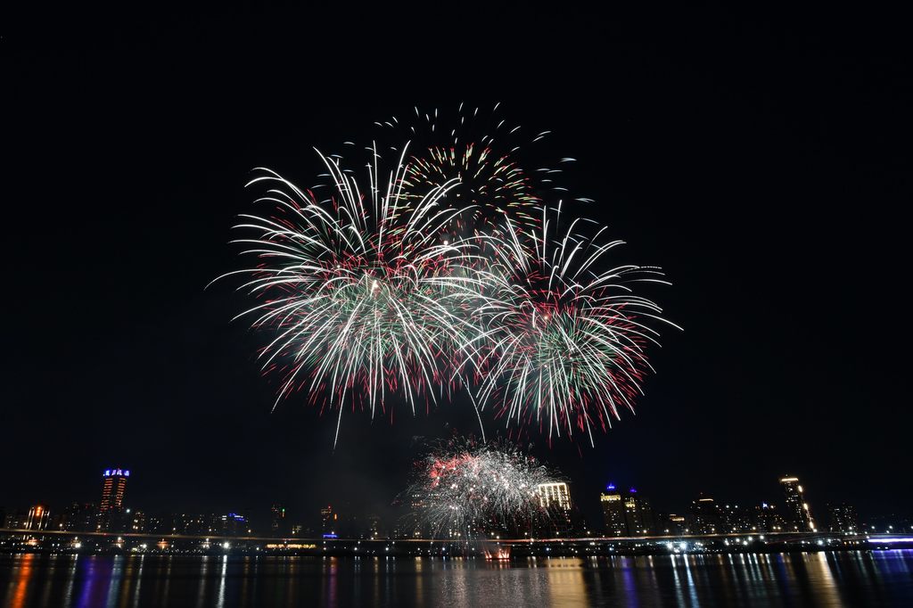 大稻埕夏日節今（９）日加碼施放360秒主題煙火秀「夏戀稻埕、稻埕百市」。.JPG