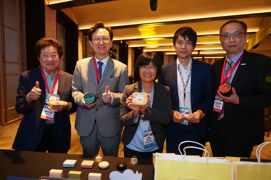 臺北業者帶著旅客最愛伴手禮來新加坡推廣.JPG