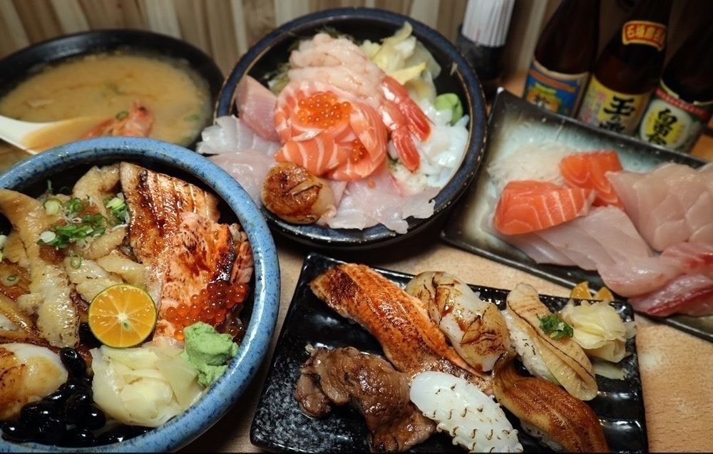 百鱼鲜食屋主打海鲜丼饭、握寿司、生鱼片等三大类日式餐点(图片来源：台北市政府观光传播局)