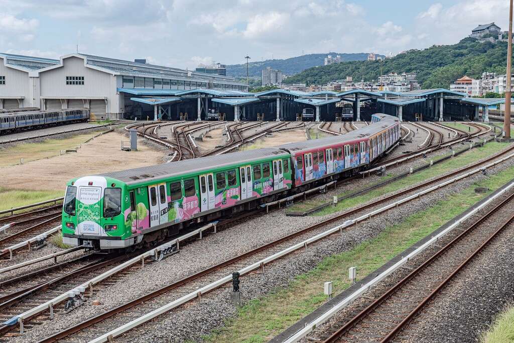 捷淨生活．淡信線ESG彩繪列車(圖片來源：臺北大眾捷運股份有限公司)