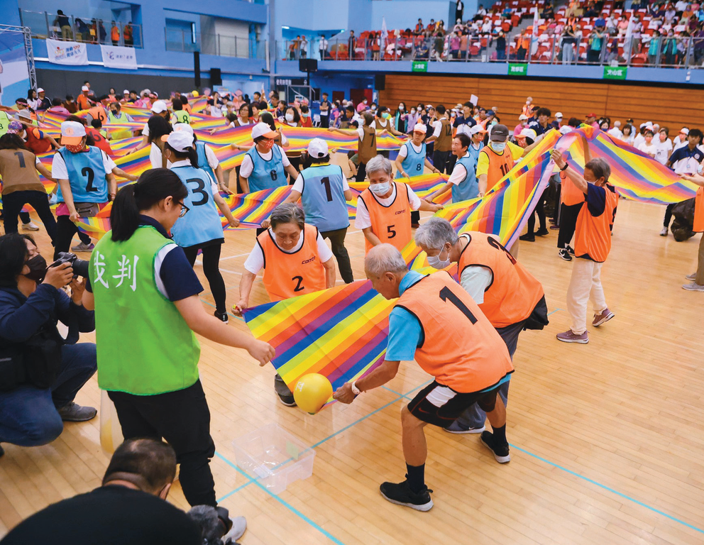 台北市举办「2023台北市银发族运动会」，鼓励长辈多多运动，越活越有活力。（图/台北市体育局）