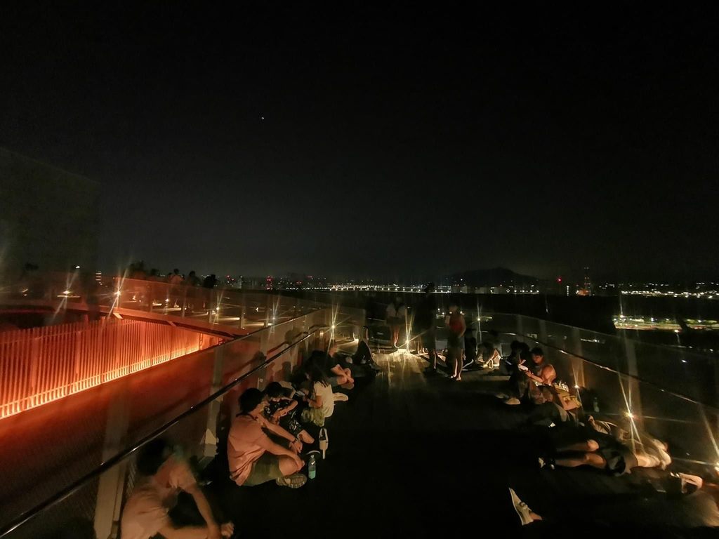凭门票可兑换微醺饮品，啤酒、咖啡、冷泡茶三选一(图片来源：台北市政府观光传播局)