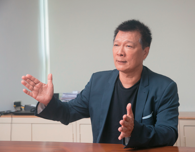 文化局長蔡詩萍細數4位得獎人對台北文化的貢獻，也分享他對台北文化獎的未來願景。（攝影∕林煒凱）