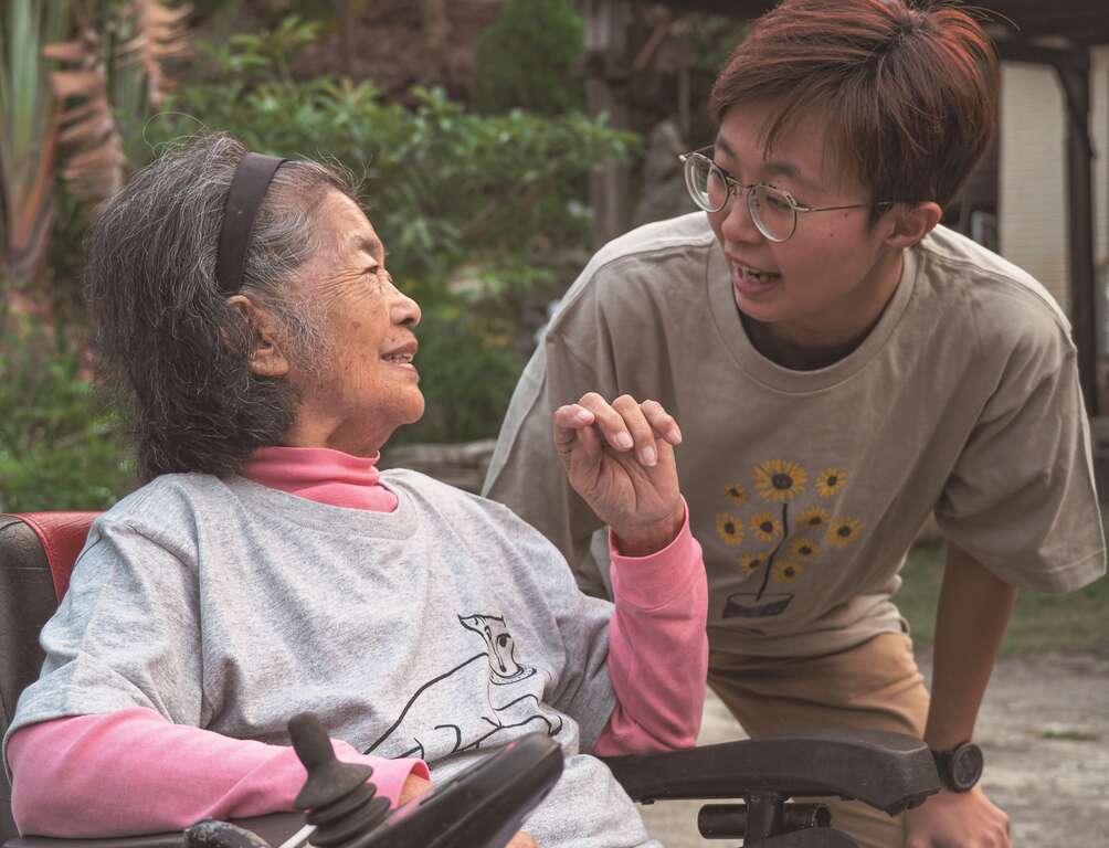 P43 圖4 銀色大門讓服務更貼近長輩的身心需求。@銀色大門