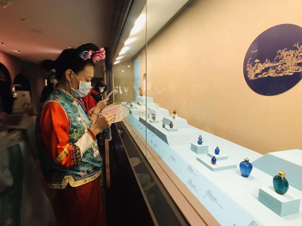 文物探索集章活动，任务完成可兑换限定的故宫之夜限定版-糖霜饼乾(图片来源：台北市政府观光传播局)