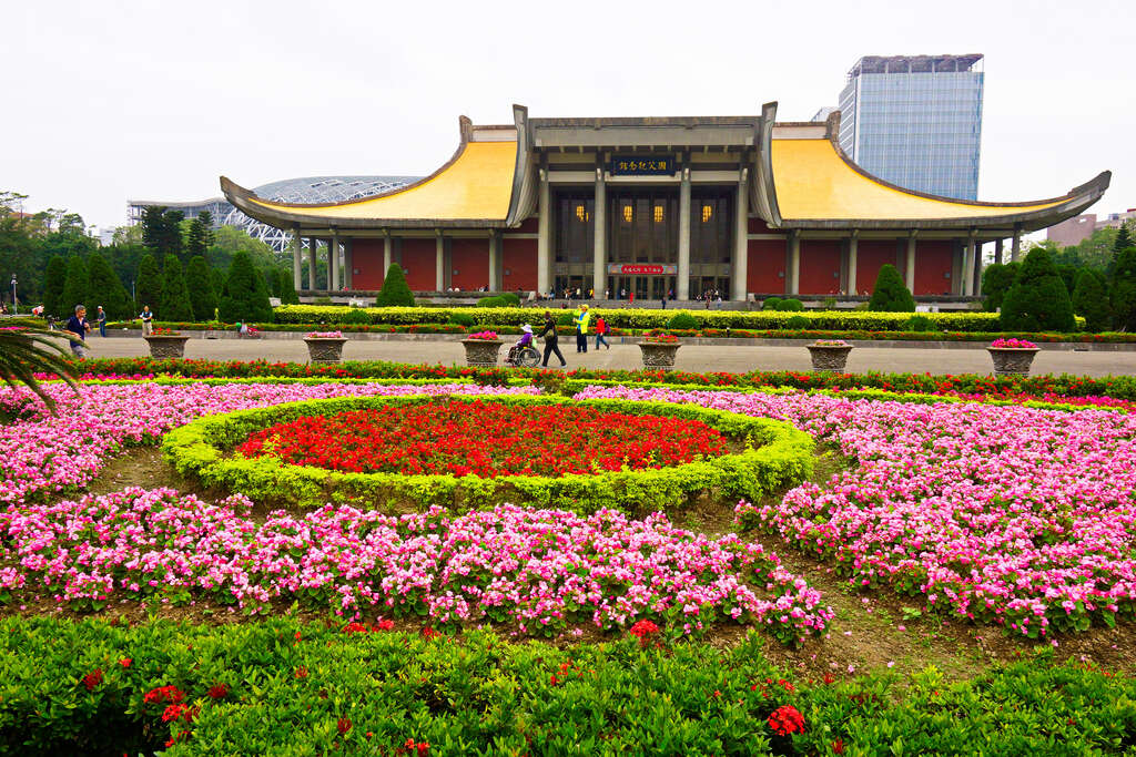 Passing Through the Time An Exploration Journey of Taipei City(3)