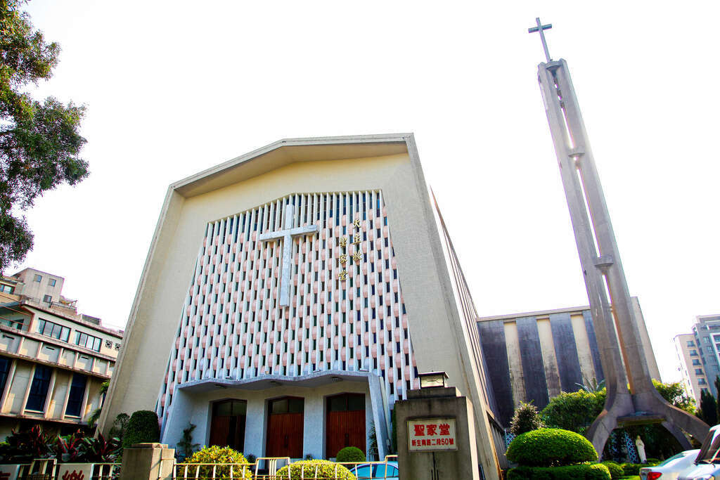 Paradise Road The Beauty of Religious Architect
