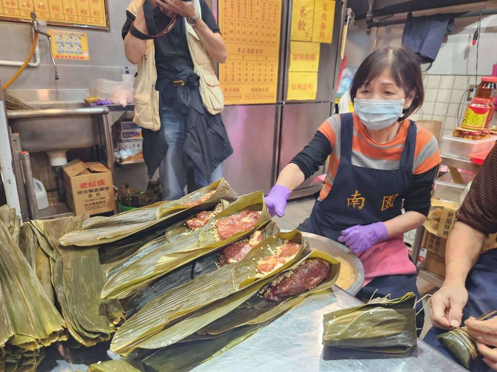 南园老店飘传统粽香(图片来源：台北市市场处)
