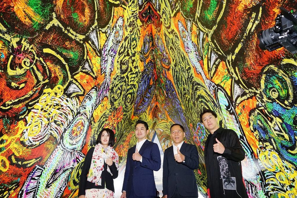 台北燈節與日本藝術家小松美羽合作燈組「世人皆可成龍」，邀請大家走入神獸的世界(圖片來源：臺北市政府觀光傳播局)