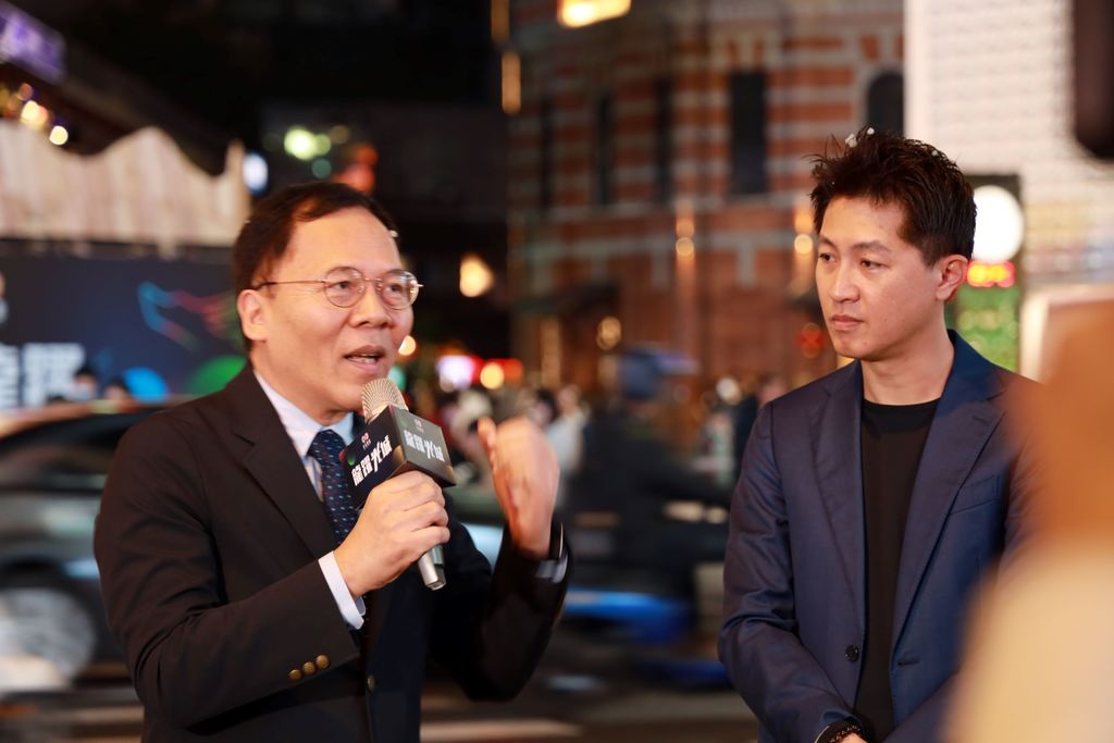 观传局长王秋冬及策展人刘治良邀请民众一同参与台北灯节，赏灯游台北(图片来源：台北市政府观光传播局)