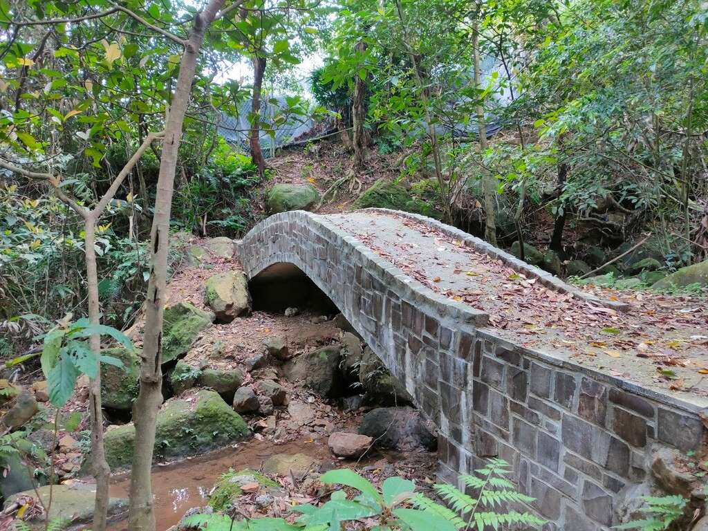 周邊步道環境改善，讓民眾可以輕鬆暢行(圖片來源：臺北市政府工務局大地工程處)