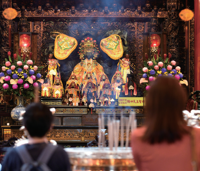 松山慈祐宮主祀黑面媽祖。