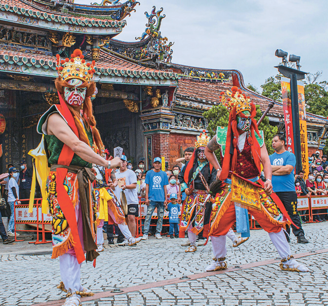 保生文化祭期间，将有传统艺阵在庙前演出。