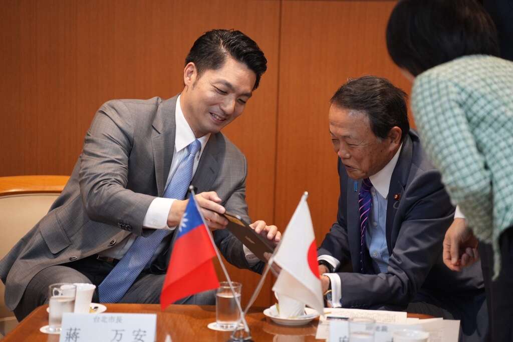 蔣萬安市長分享自己cosplay索隆的照片，表示索隆是魯夫最可靠的夥伴，希望與大家的緣分與友誼長存(圖片來源：臺北市政府秘書處媒體事務組)
