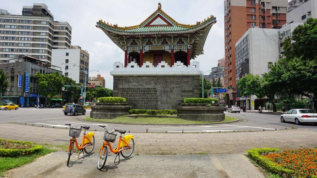 「身騎鐵馬過城門」活動用不一樣的速度感受台北(楊美貞攝)