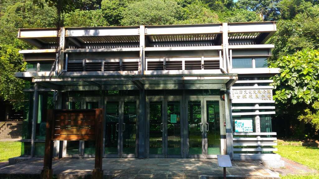 图1. 考古探坑展示馆