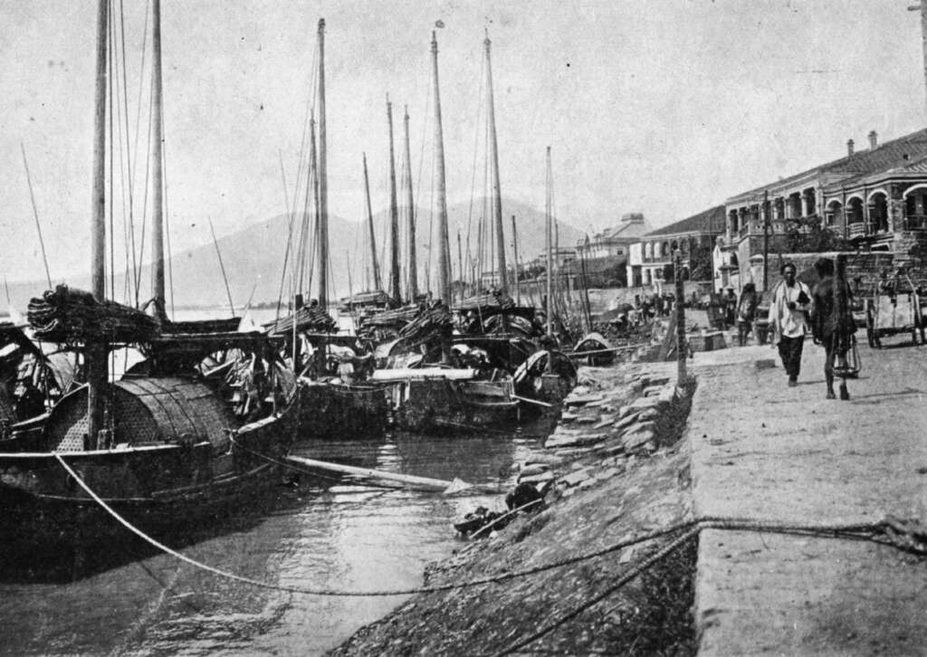 日本時代大稻埕淡水河河岸。（典藏者：國立中央圖書館台灣分館、數位物件典藏者：中央研究院台灣史研究所檔案館）