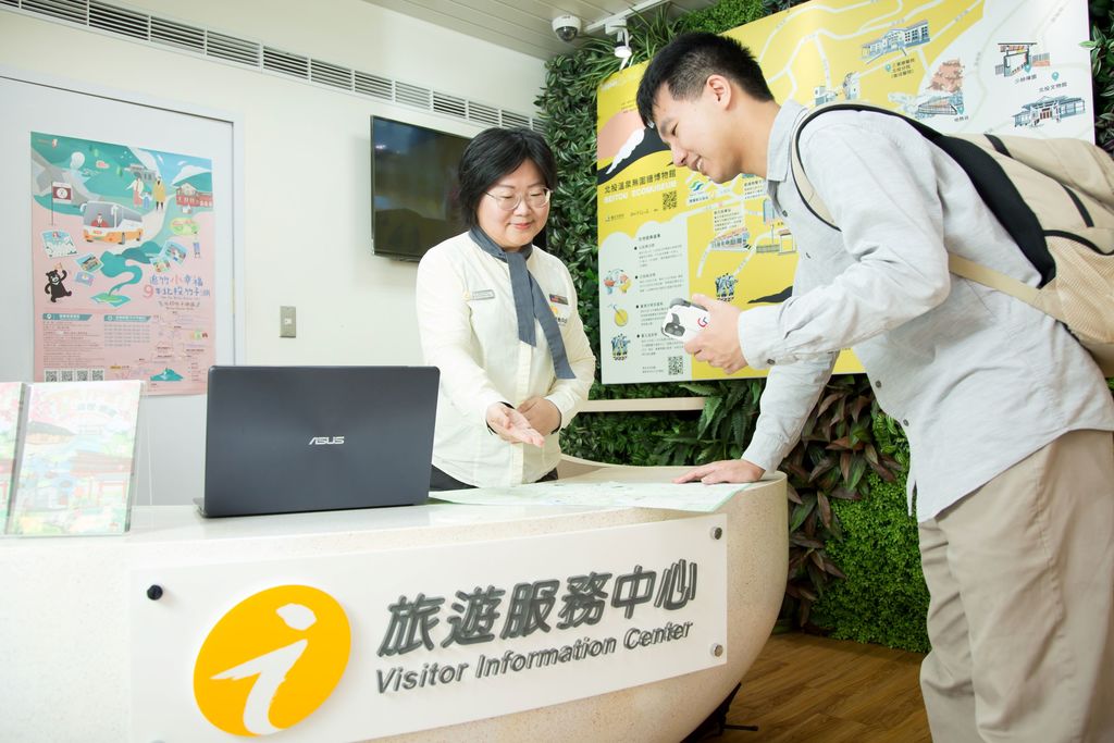蒐集完特色戳章，即可至指定站点兑换限量赠品。(图片来源：台北市政府观光传播局)