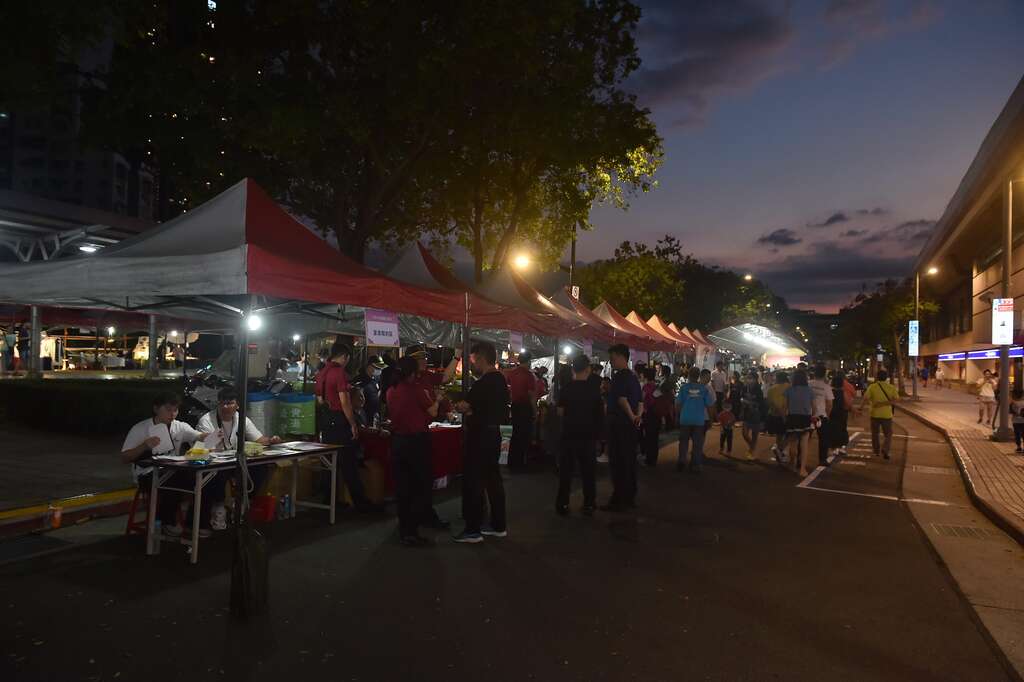 温泉业者联合展摊(图片来源：台北市商业处)