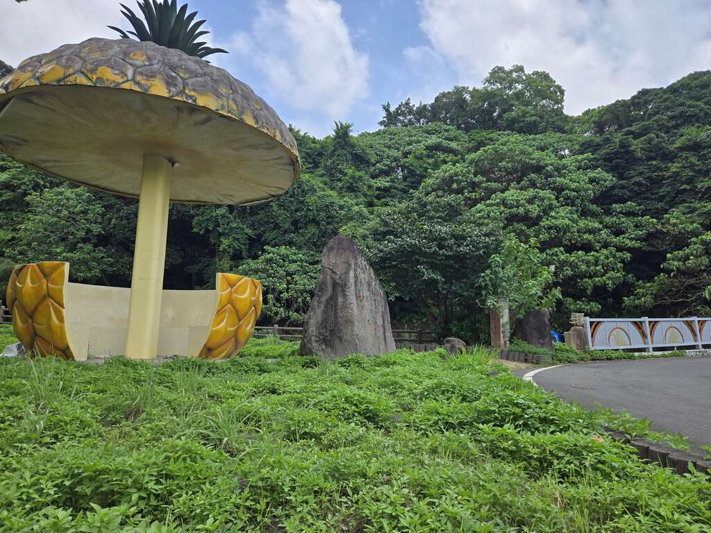 凤梨造型凉亭(图片来源：台北市政府工务局大地工程处)