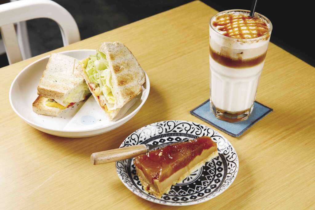 5 Senses Café 五感咖啡（翻转_opt.jpg