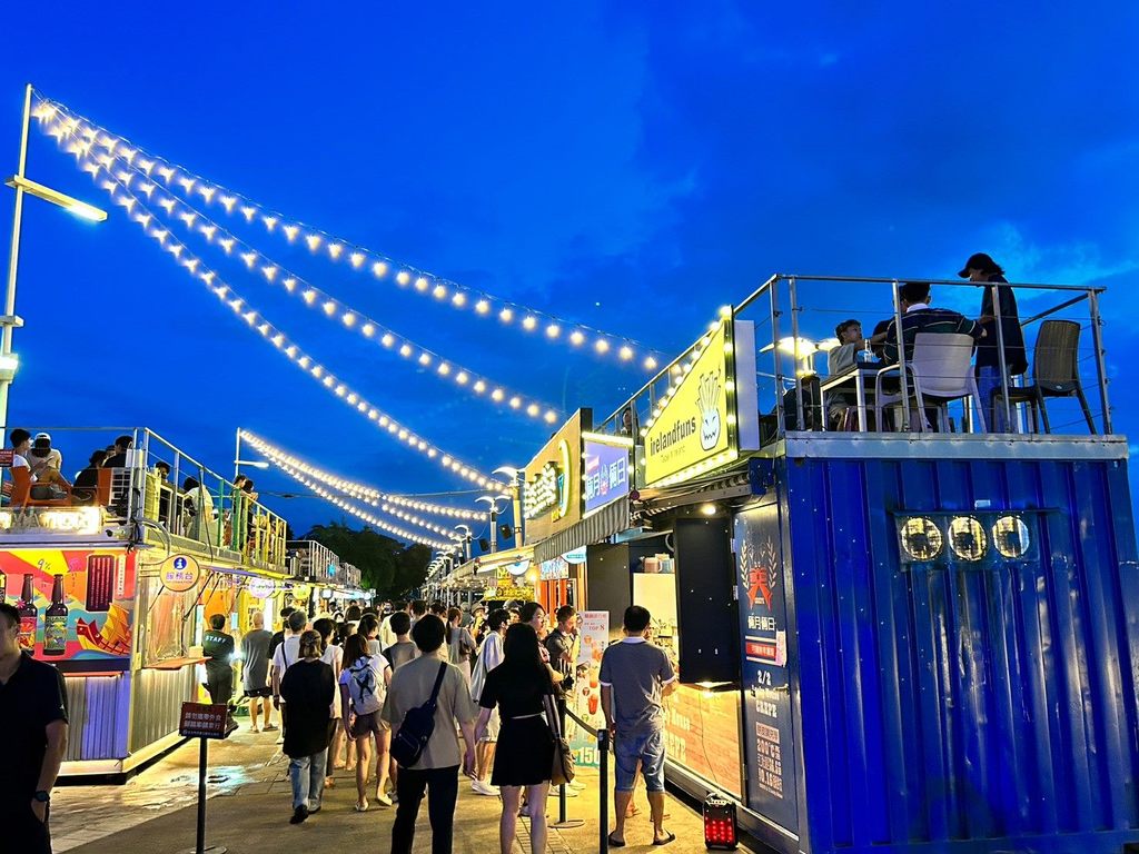 《Time Out》全球最佳夜生活城市排行榜，台北全球名列第12名，台北夜生活的场所型态多样，不同年龄族群皆能到找合适自己的地方(图片来源：台北市政府观光传播局)