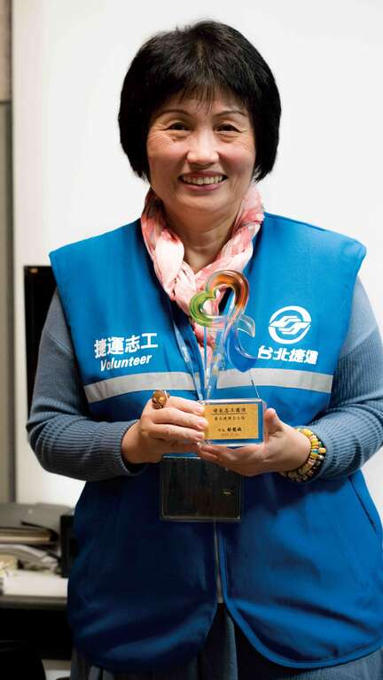 G2-4_1050130捷運志工欒九蓮_穆易攝.jpg