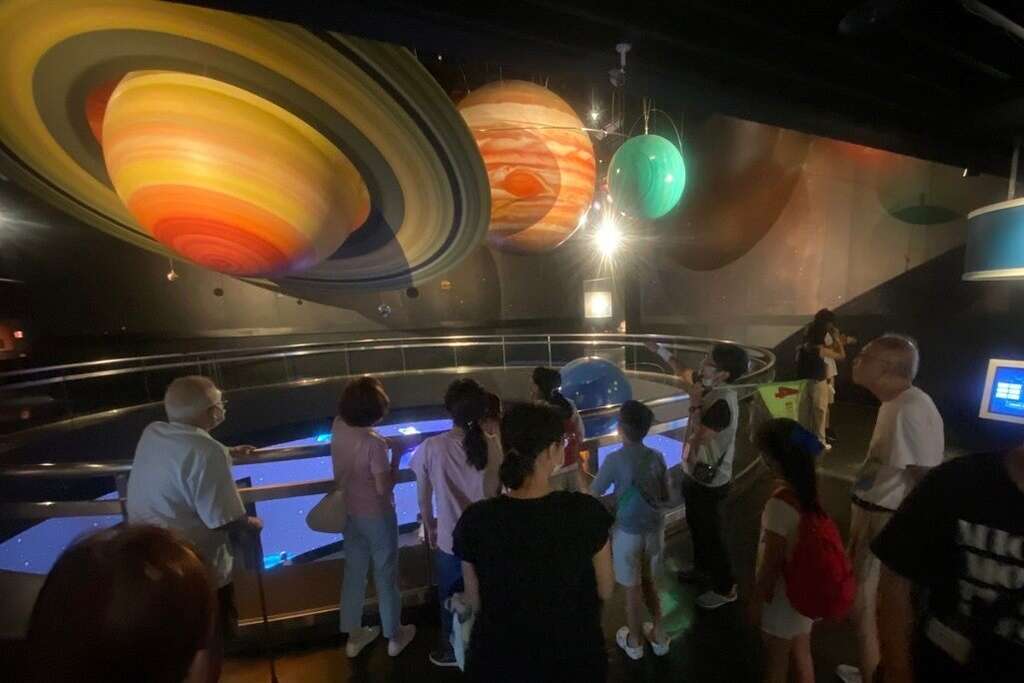 在天文馆展示场中认识彗星!(图片来源：台北市立天文科学教育馆)