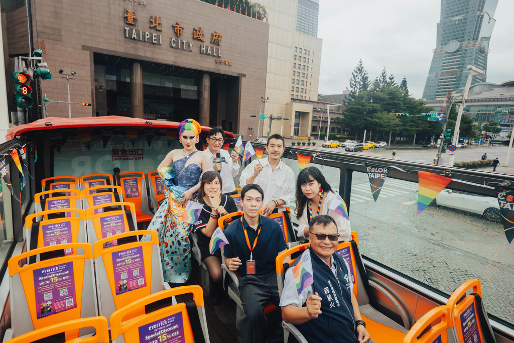 「彩虹觀光巴士Tour」已於9月19日在Klook售票平台開賣，也有限量外文導覽遊程(圖片來源：臺北市政府觀光傳播局)