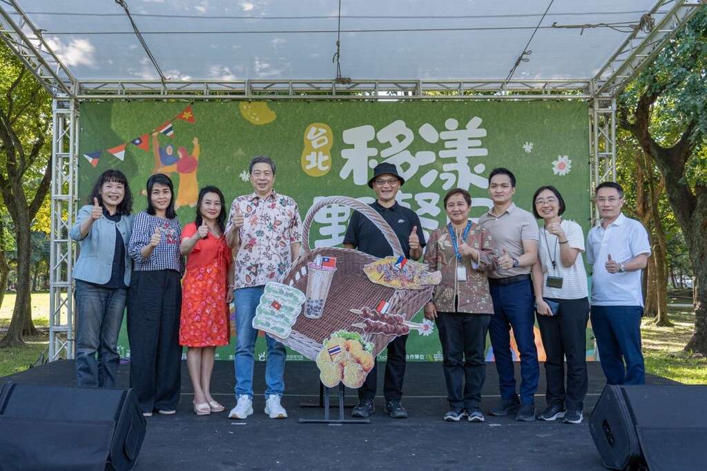 启动仪式合照(图片来源：台北市政府劳动局)