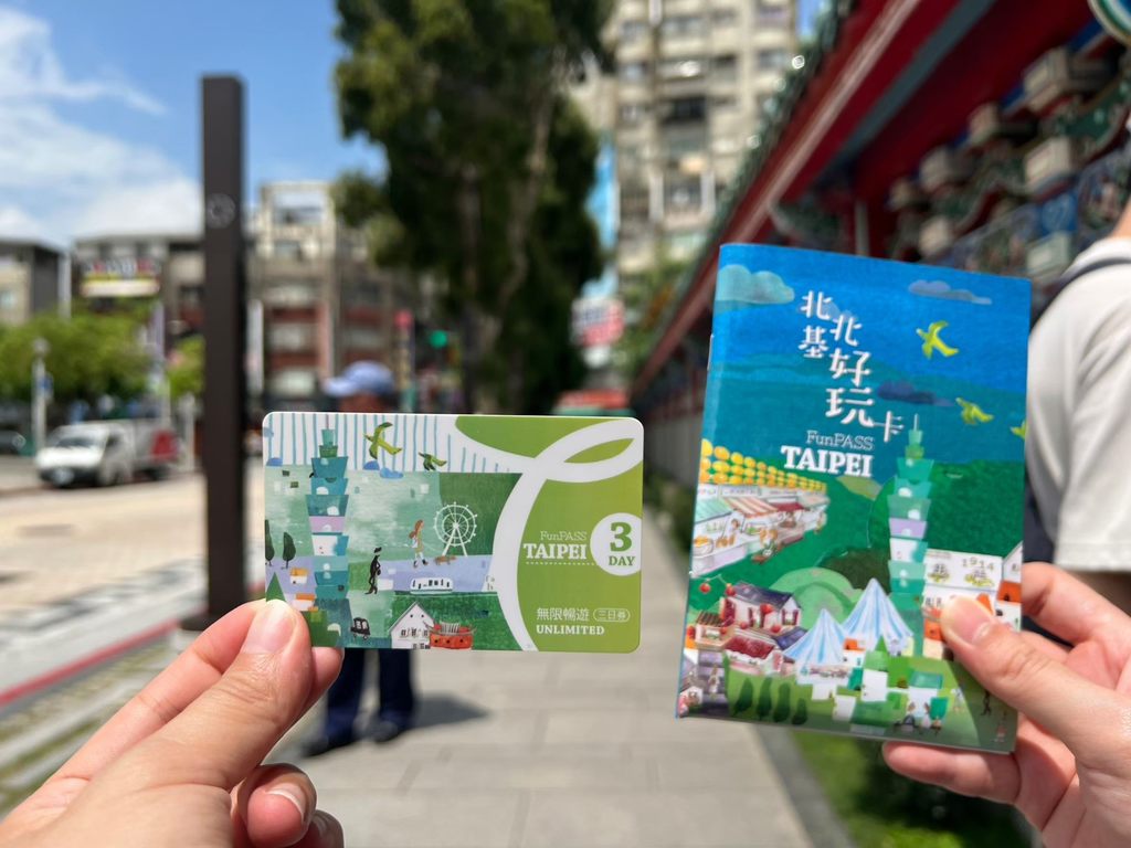 为提升海外旅客旅游服务体验，无限畅游卡皆提供英、日、韩多语网页、导览手册等服务。(图片来源：台北市政府观光传播局)