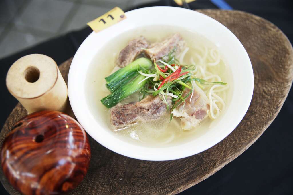 鲜食组-乐龄创意金奖-阿牛牛肉面(图片来源：台北市商业处)