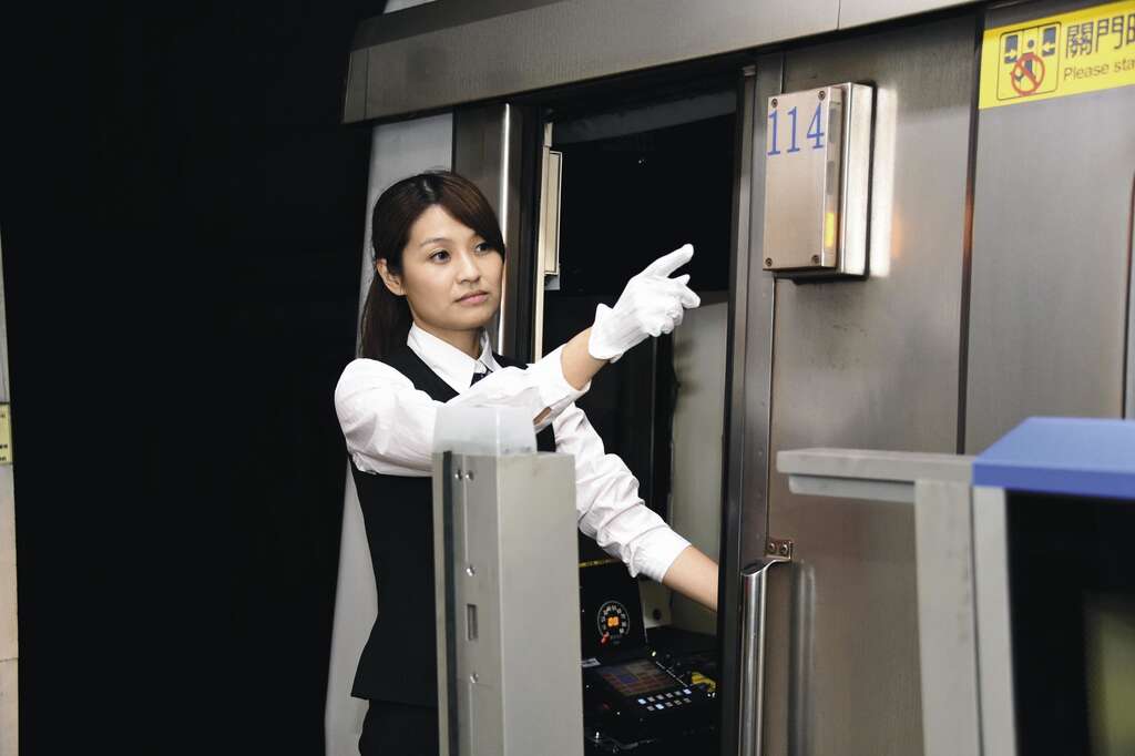 F1-3_10411捷運司機朱芷嫻專訪_劉佳_opt.jpg