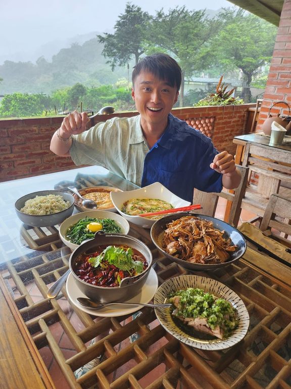 梁彦宗此次前来台北，特地上到猫空品尝特色茶餐(图片来源：台北市政府观光传播局)