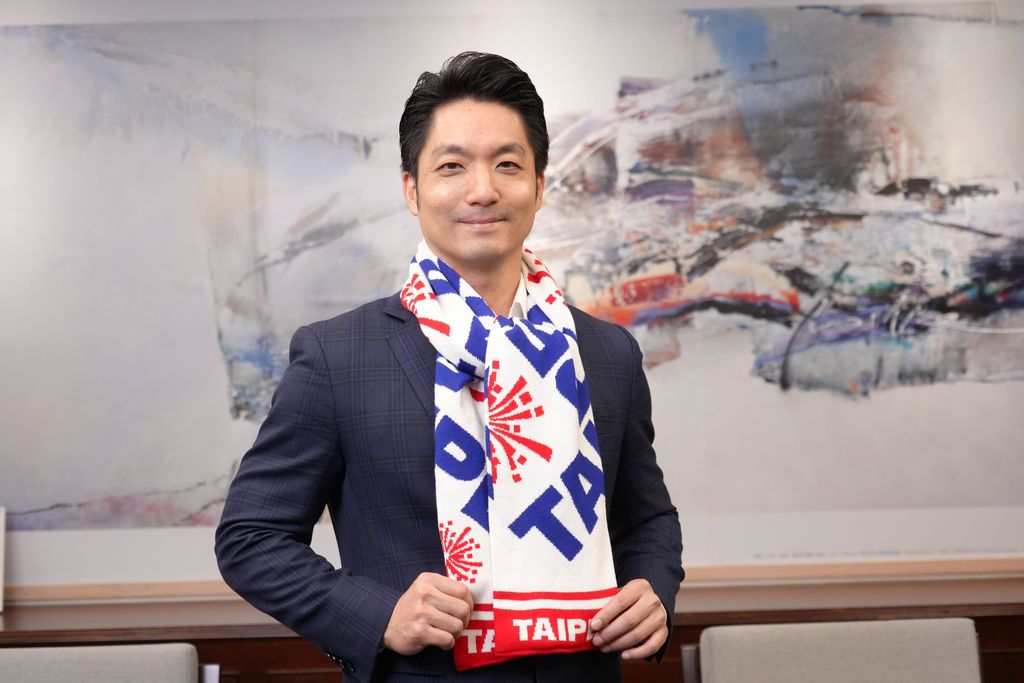 2025臺北跨年專屬圍巾，12月1日起限量販售。(圖片來源：臺北市政府觀光傳播局)
