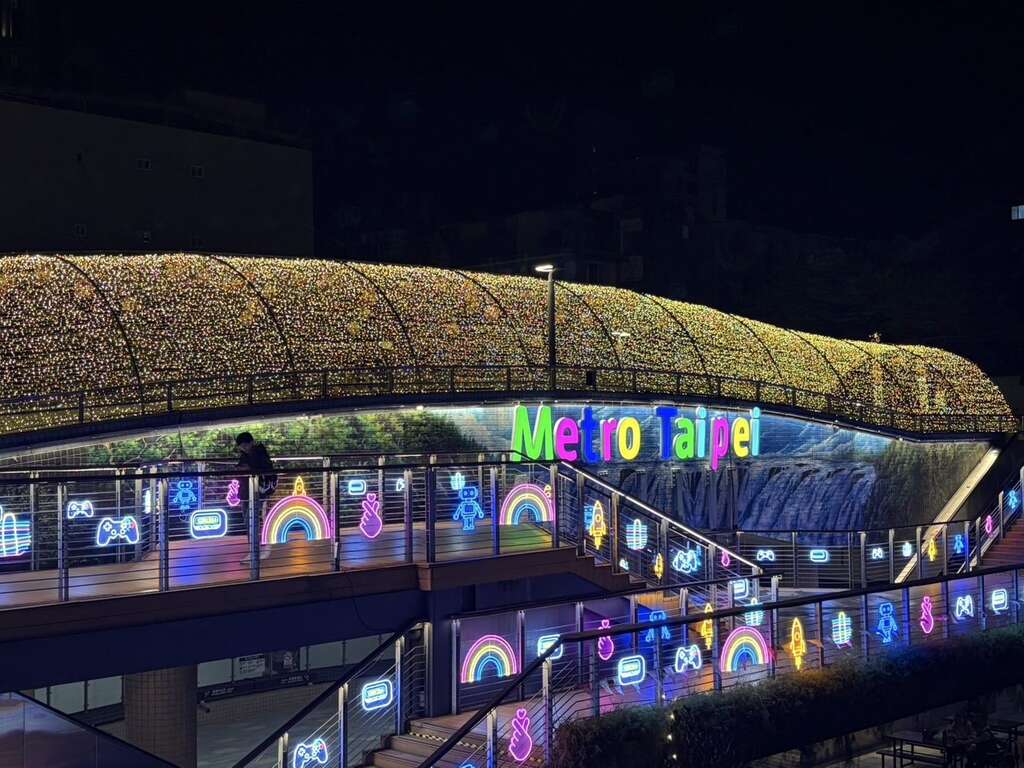 璀璨星光拱橋(圖片來源：臺北大眾捷運股份有限公司)