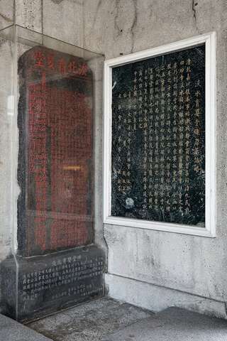 現今舊仁濟醫院門邊，留有艋舺碩果僅存的「淡北育嬰堂碑」，是台北市救濟事業發展的珍貴見證
