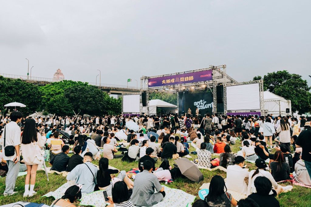 「大稻埕夏日節」帶狀活動，有效提升周邊商圈與店家業績增2至5成，民眾滿意度達9成。(圖片來源：臺北市政府觀光傳播局)