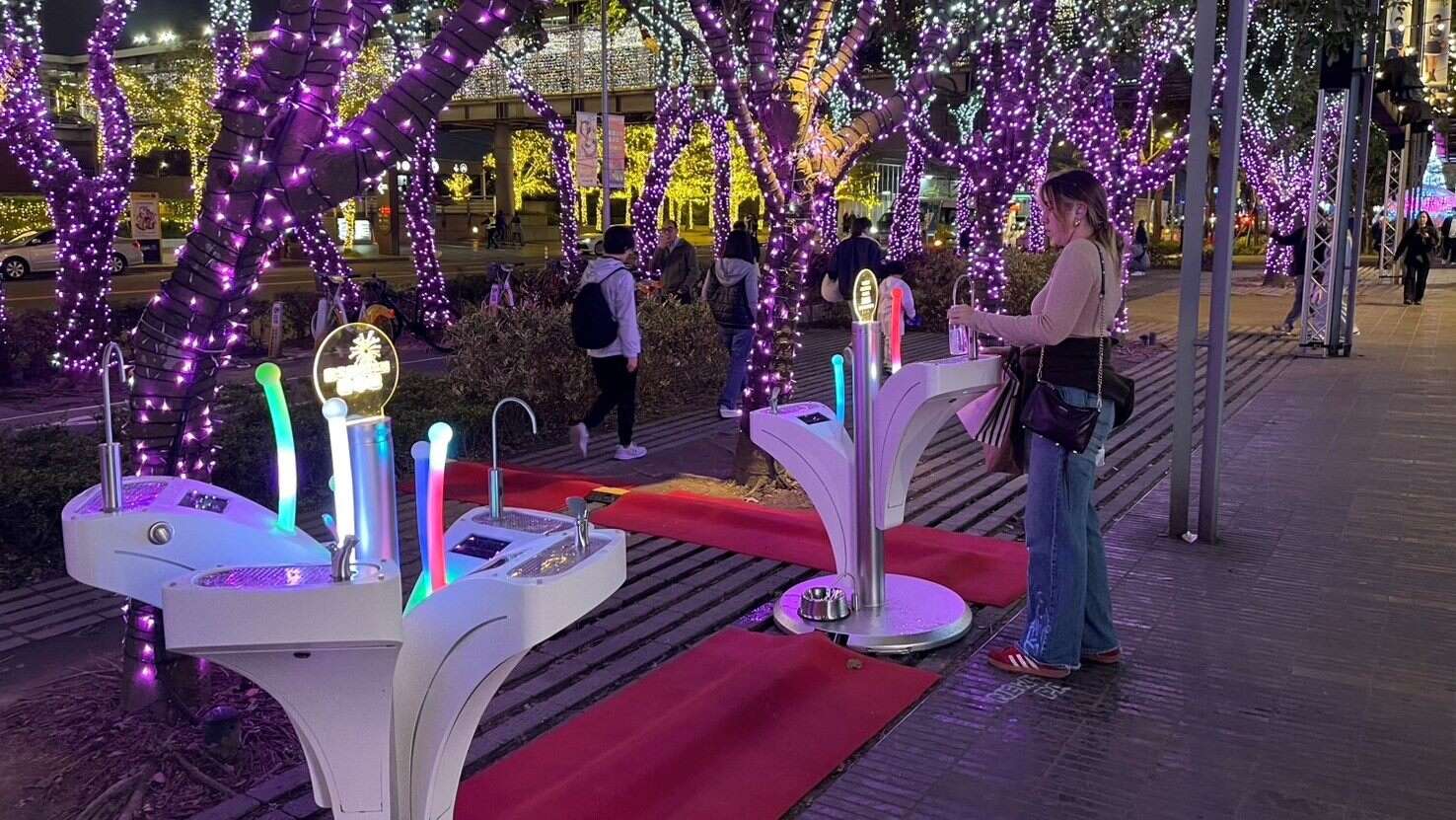 新型行动式直饮台方便民众体验台北好水(图片来源：台北自来水事业处)