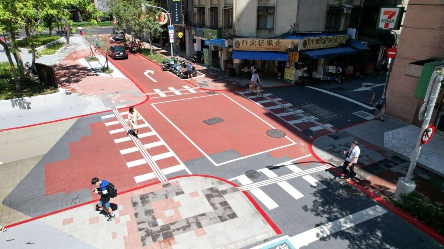 瑠公綠廊路口無障礙設施(圖片來源：臺北市政府工務局新建工程處)