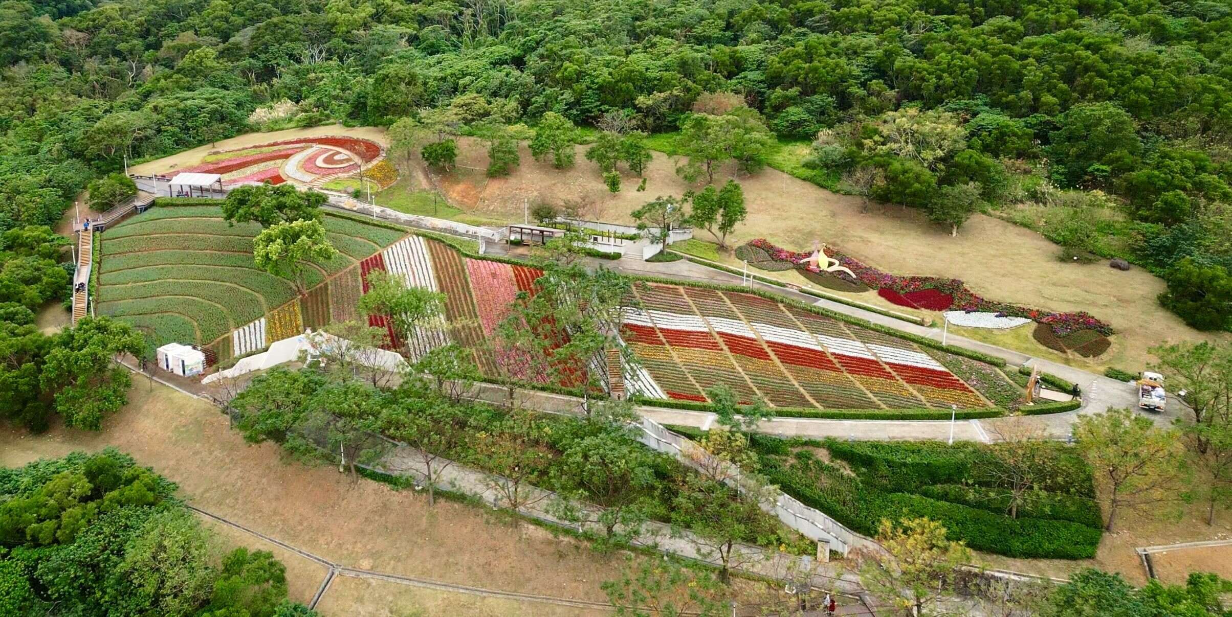 三层崎花海花况 空拍(图片来源：台北市政府工务局公园路灯工程管理处)