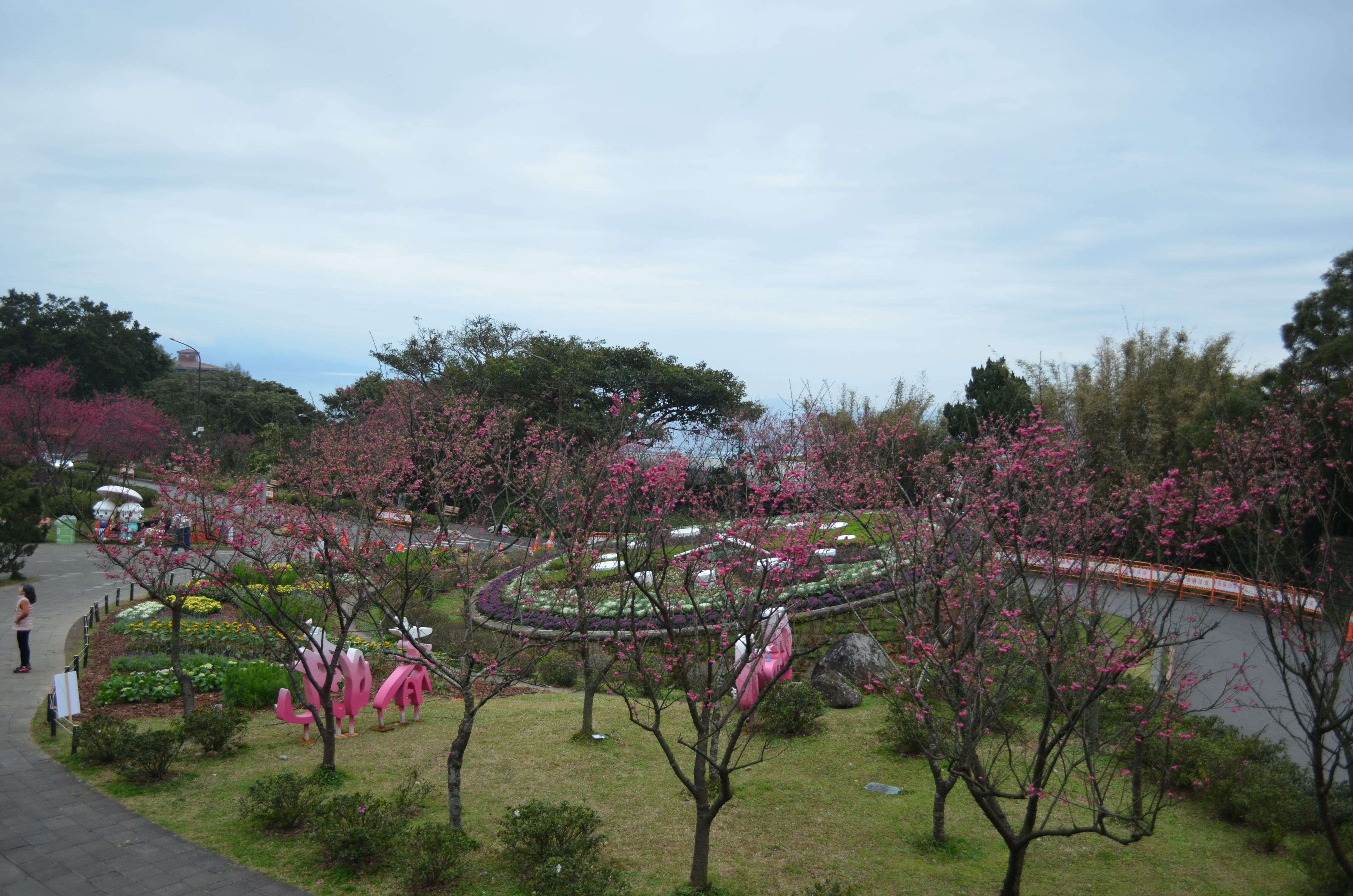 陽明公園花鐘廣場(拍攝日期114年2月6日)(圖片來源：臺北市政府工務局公園路燈工程管理處)
