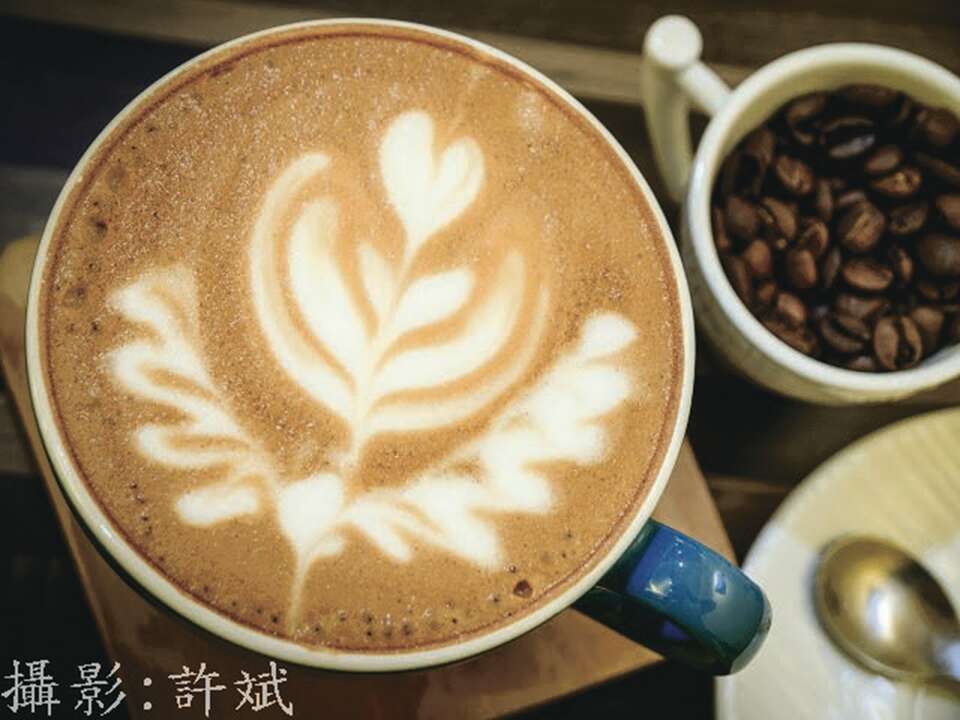 昇昇數十年自家烘焙的咖啡豆是鎮店招牌。 