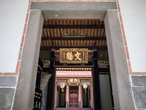 老師府的家祠「公媽廳」。